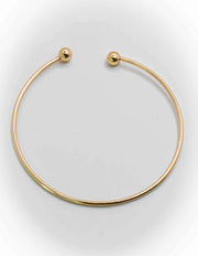 Close-up of adjustable heart bracelet in 18K gold plating