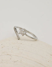 silver_ring_silver_sparkling_cluster_and_mini_stones