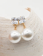 earrings_pearl_earrings_silver_finish_with_square_cut_crystal_and_round_pearl_drops